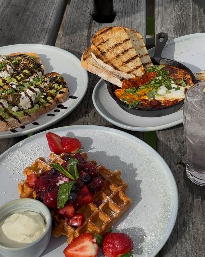 Featured image for “Mother’s Day Bistro Specials: Kids Eat Free & Live Music at Adamstown Bowlo”